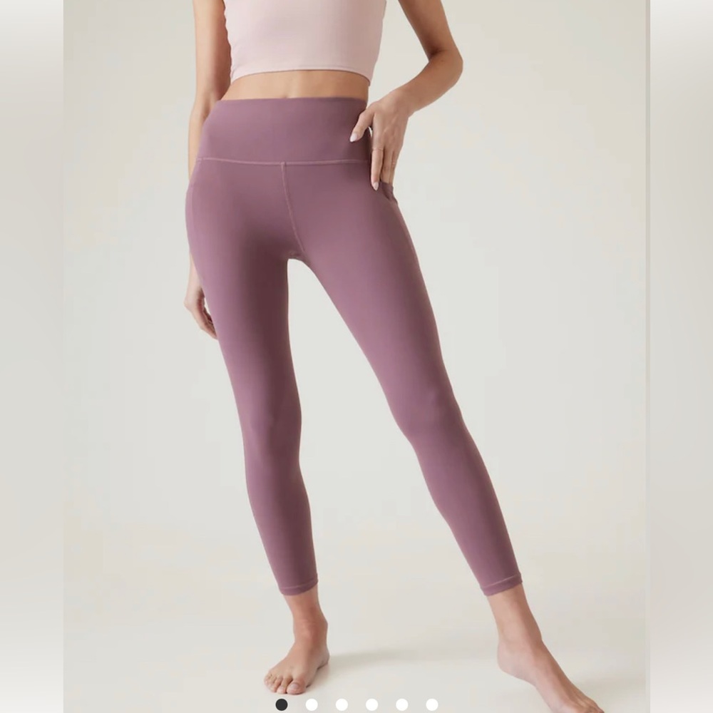 Athleta Salutation 7/8 Stash Tight Leggings in Damask Mauve - XS